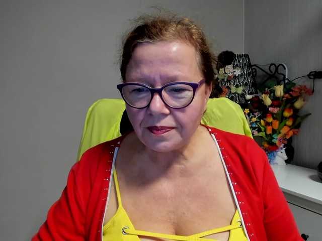 flirty-adele live cam on BongaCams