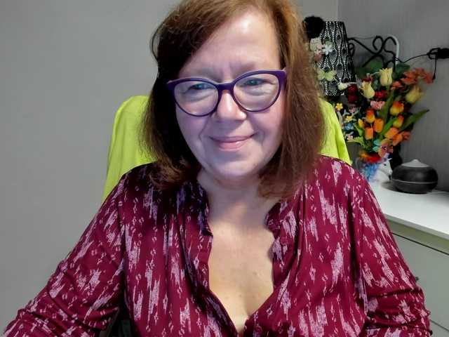 flirty-adele live cam preview