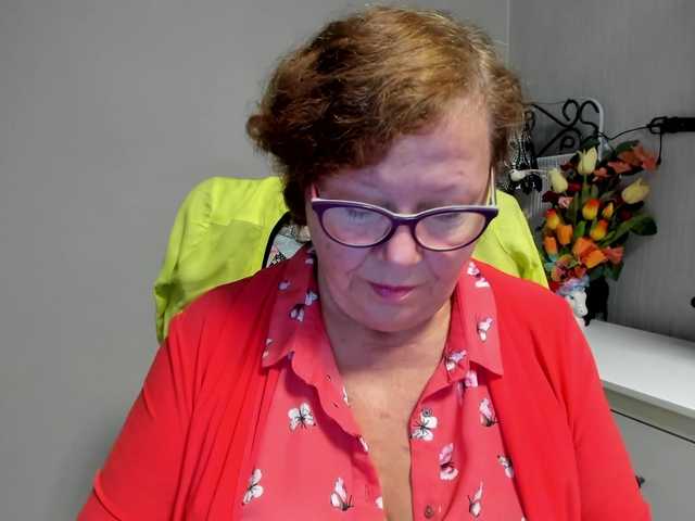 flirty-adele live cam on BongaCams