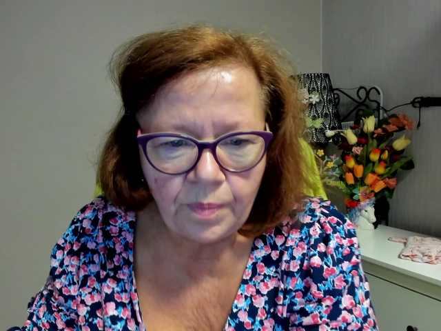 flirty-adele live webcam show