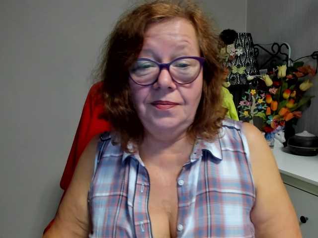 flirty-adele