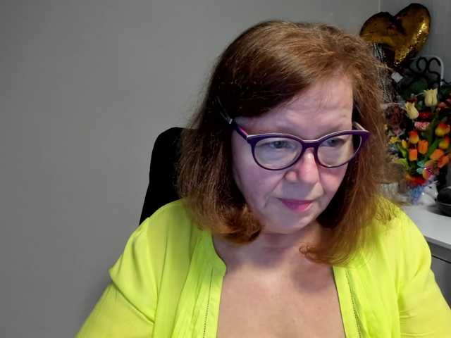 flirty-adele live cam preview