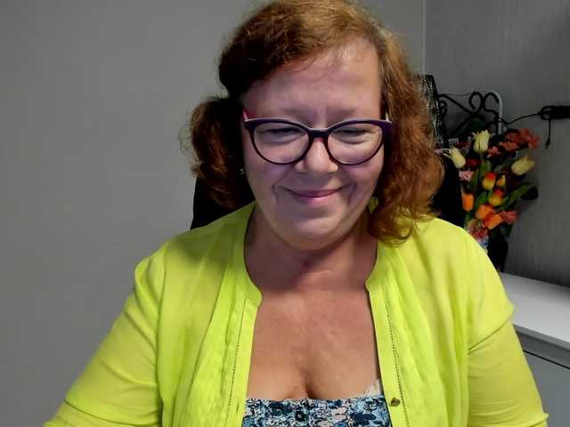flirty-adele live cam on BongaCams