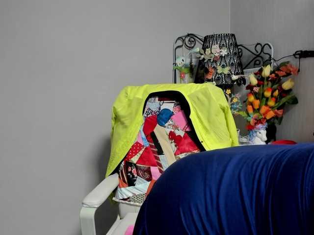 flirty-adele live cam on BongaCams