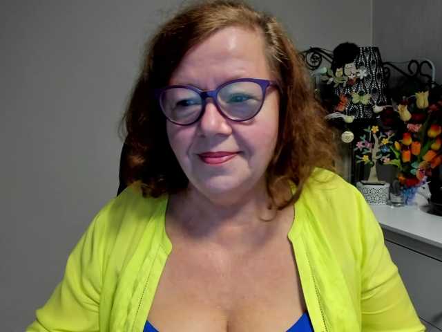flirty-adele live cam preview