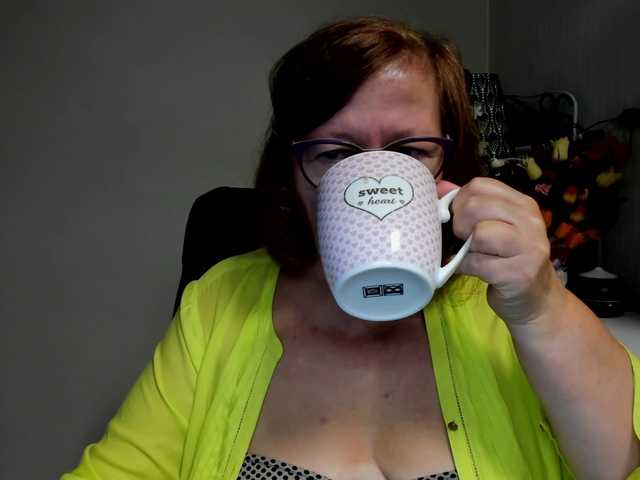 flirty-adele live cam on BongaCams
