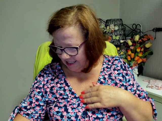flirty-adele live webcam show