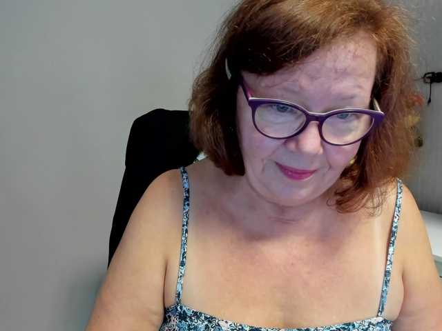 flirty-adele live cam on BongaCams