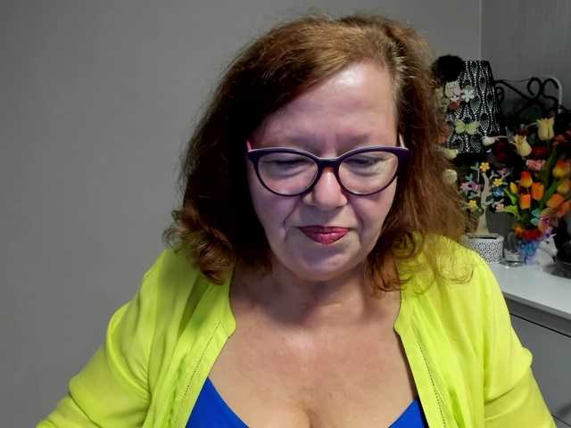flirty-adele live cam preview