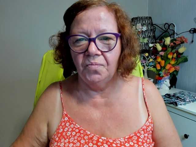 flirty-adele live cam on BongaCams