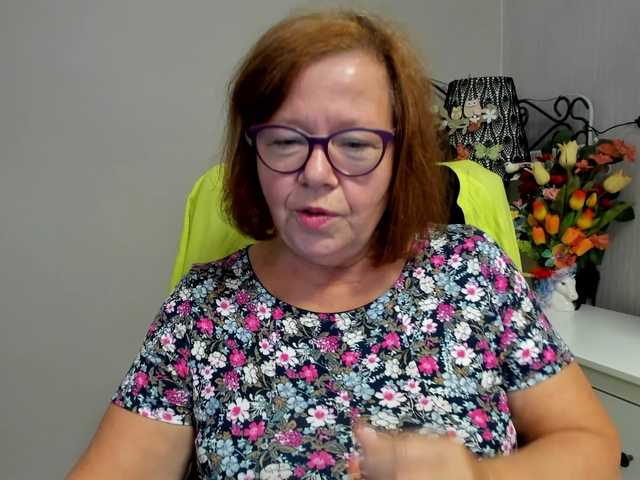 flirty-adele cam belle