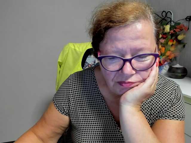 flirty-adele live cam on BongaCams