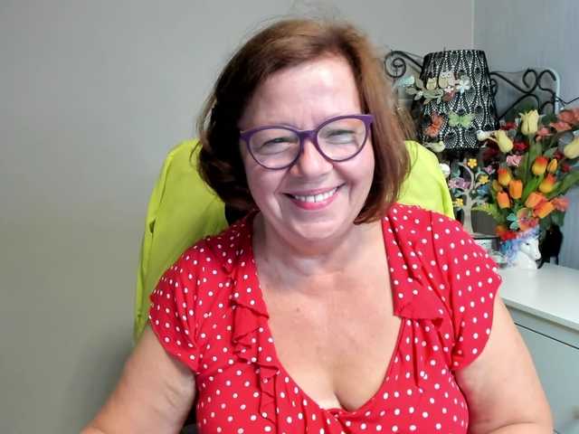 flirty-adele live cam on BongaCams