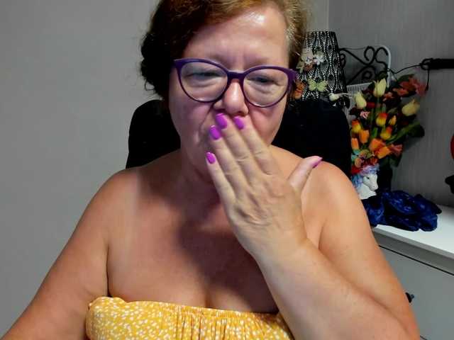 flirty-adele