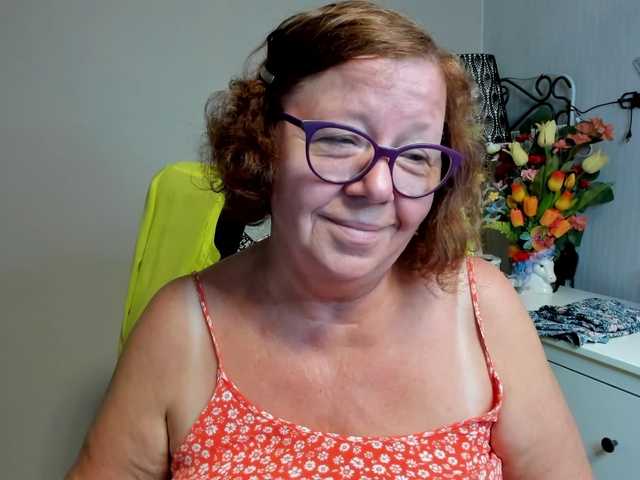 flirty-adele cam belle