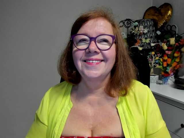 flirty-adele live cam on BongaCams