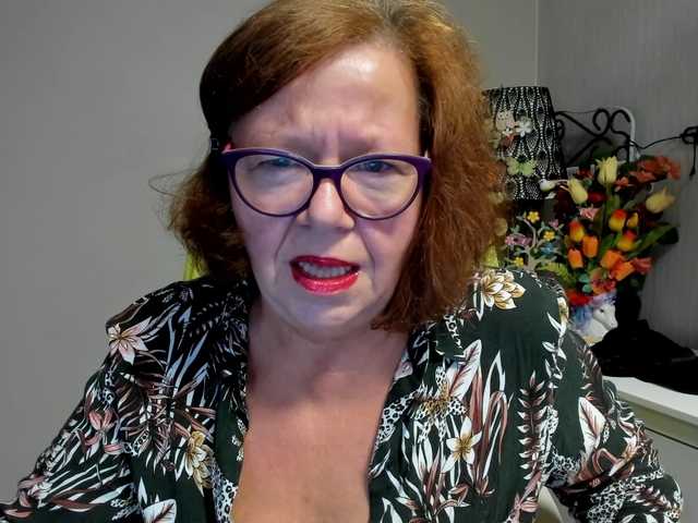 flirty-adele live cam on BongaCams