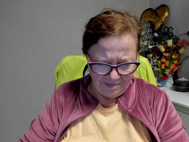 flirty-adele live cam on BongaCams