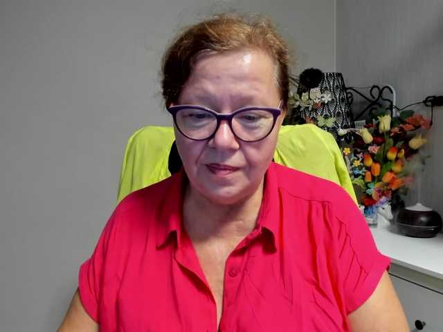 flirty-adele live cam on BongaCams
