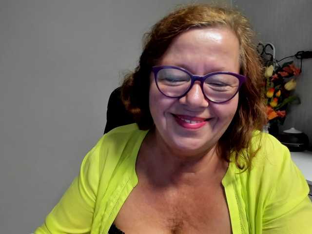 flirty-adele live cam on BongaCams