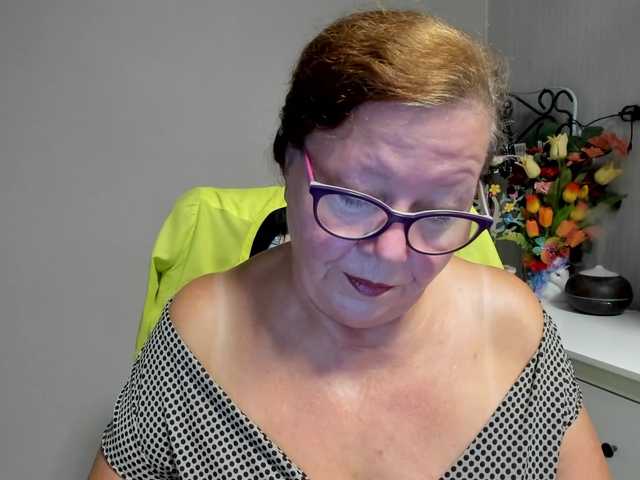 flirty-adele live cam on BongaCams