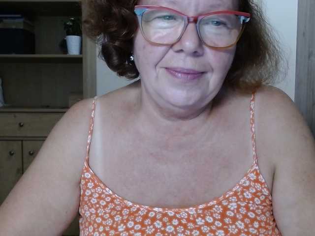 flirty-adele live cam on BongaCams