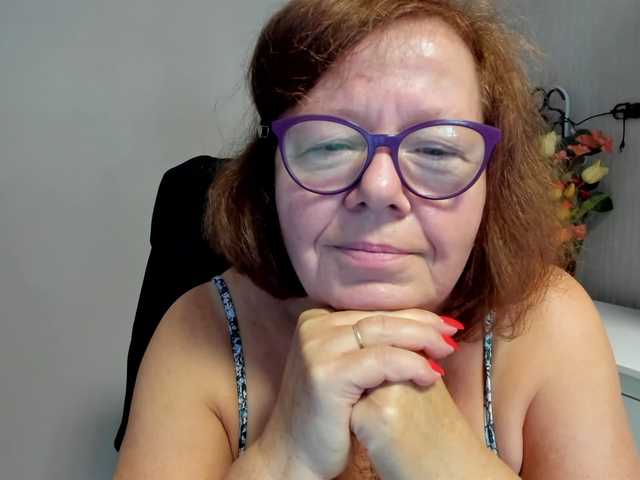 flirty-adele live cam on BongaCams