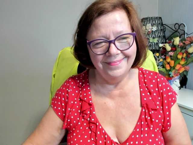 flirty-adele live cam on BongaCams