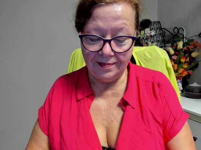 flirty-adele live cam on BongaCams