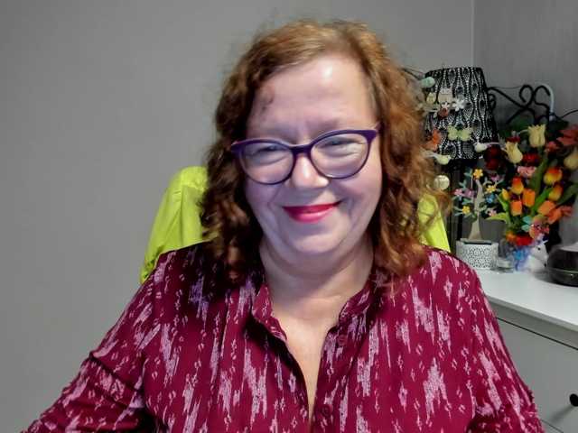 flirty-adele live cam preview
