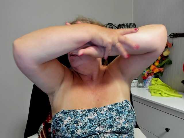 flirty-adele