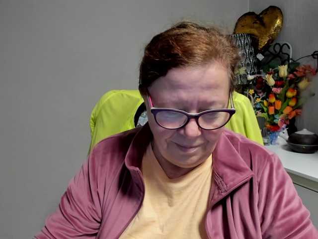 flirty-adele live cam on BongaCams