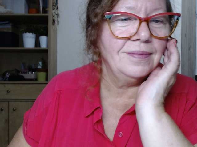 flirty-adele live cam on BongaCams