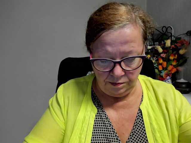 flirty-adele live cam on BongaCams