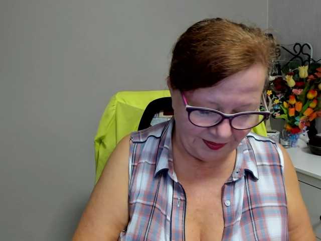 flirty-adele live cam preview