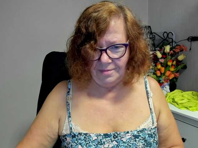 flirty-adele live cam on BongaCams