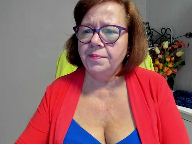flirty-adele live cam on BongaCams