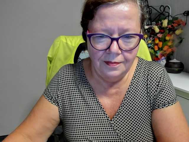flirty-adele live cam on BongaCams