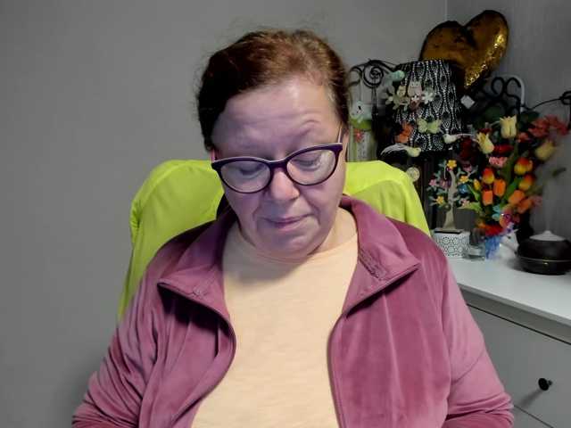 flirty-adele live cam on BongaCams