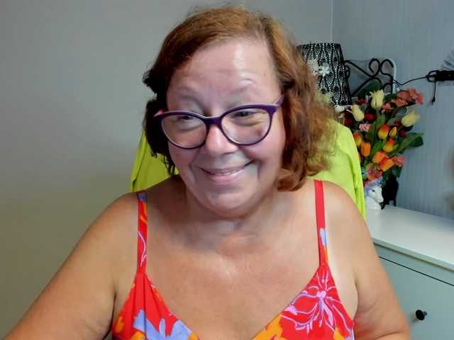 flirty-adele live cam on BongaCams