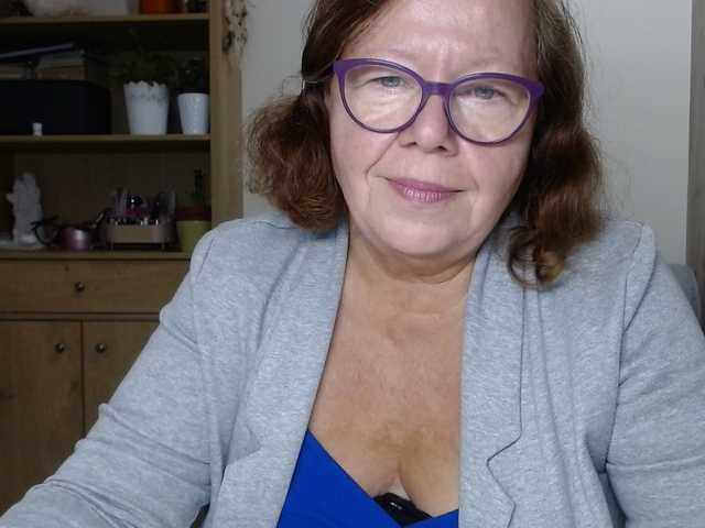 flirty-adele live cam on BongaCams