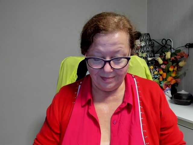 flirty-adele live cam preview