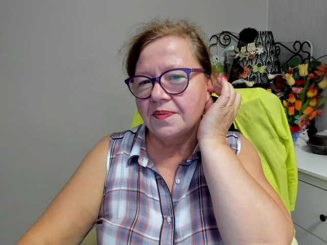 flirty-adele