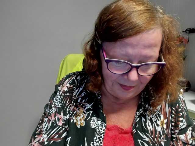 flirty-adele live cam on BongaCams