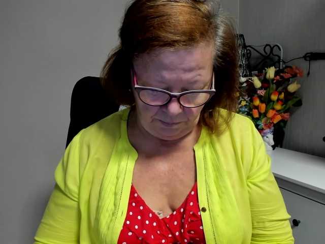flirty-adele live cam on BongaCams