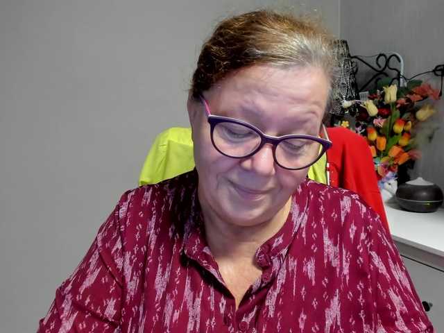 flirty-adele live cam on BongaCams