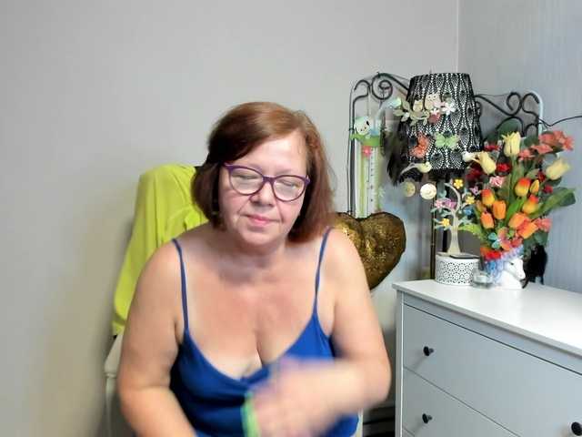 flirty-adele