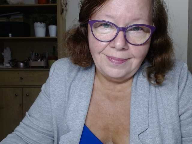 flirty-adele live cam on BongaCams