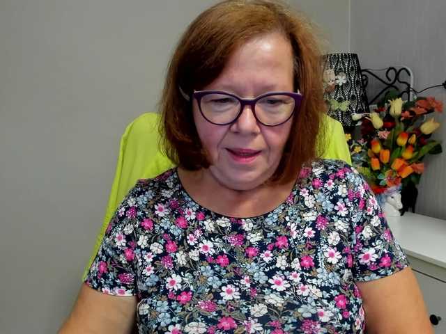 flirty-adele live cam on BongaCams