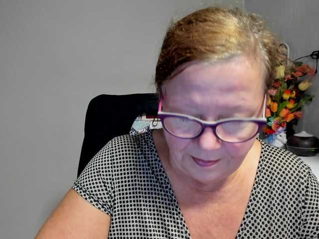 flirty-adele live cam on BongaCams